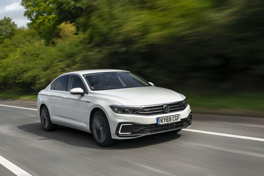  Volkswagen Passat GTE (B8) 2019 года  (UK) (фото 23 из 26)